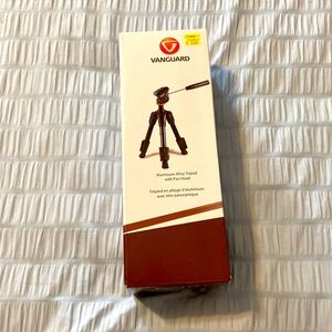 Vanguard aluminum alloy tripod with pan head